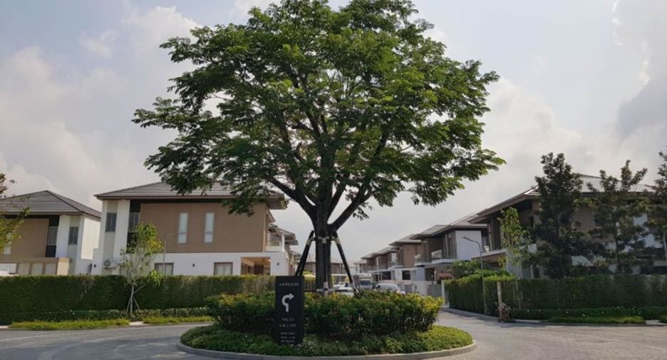 For sale 5 bedrooms house in Bang Lamung, Chonburi