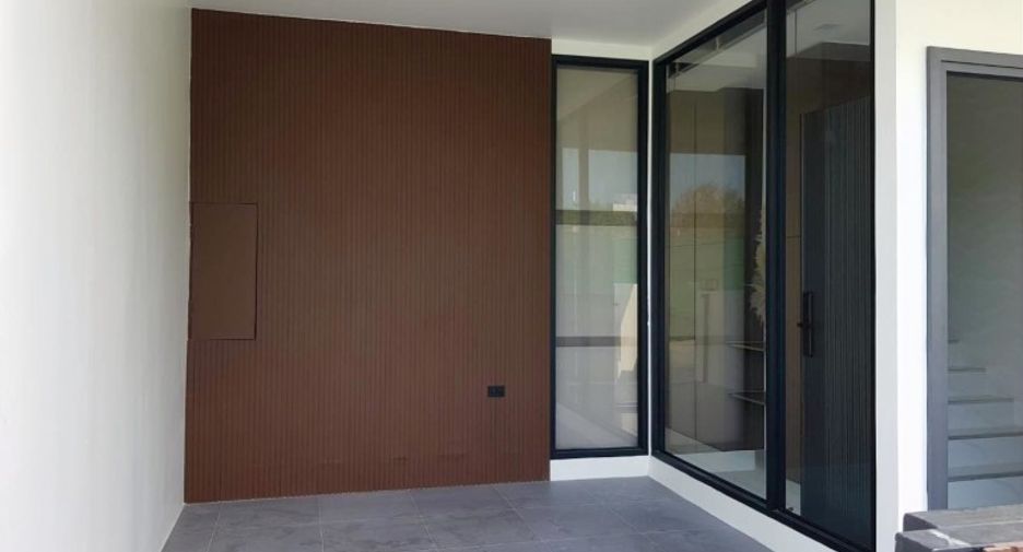 For sale 4 bedrooms house in East Pattaya, Pattaya