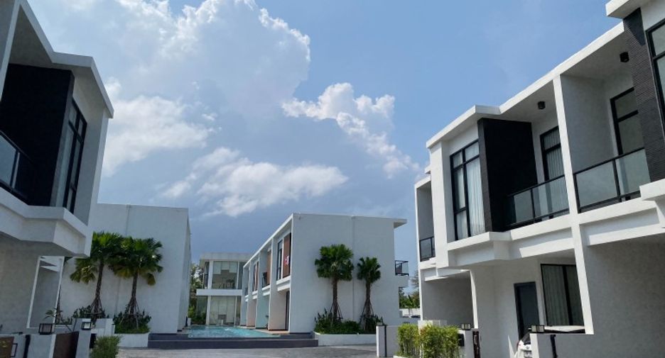 For sale 4 bedrooms house in East Pattaya, Pattaya