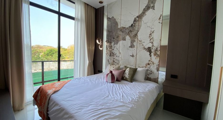 For sale 4 bedrooms house in East Pattaya, Pattaya