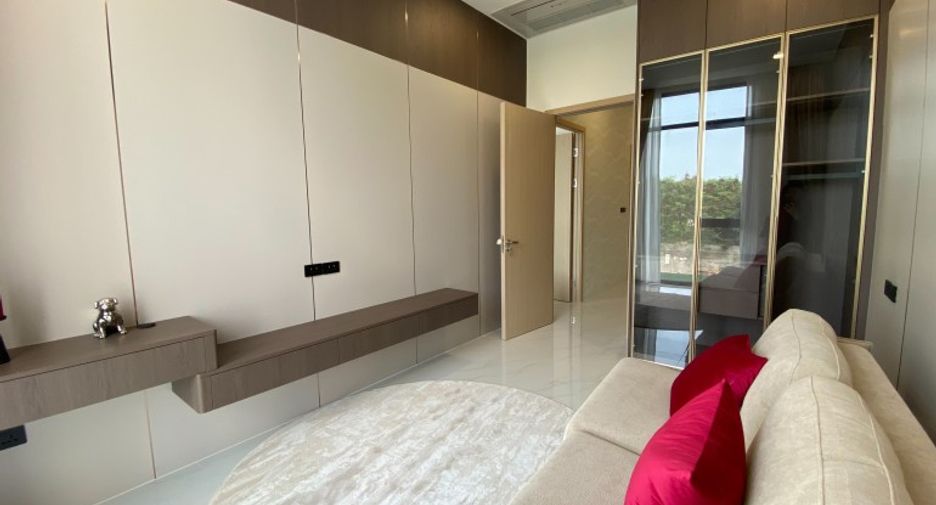 For sale 4 bedrooms house in East Pattaya, Pattaya