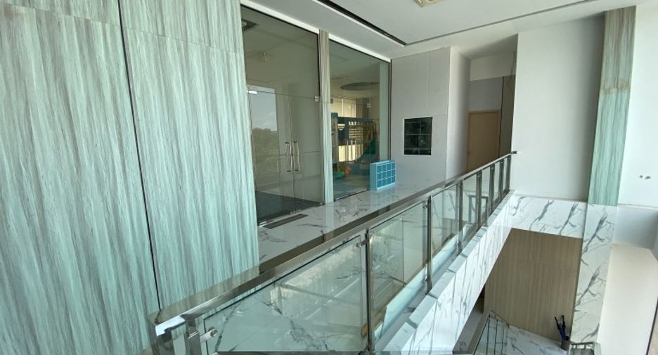 For sale 4 bedrooms house in East Pattaya, Pattaya