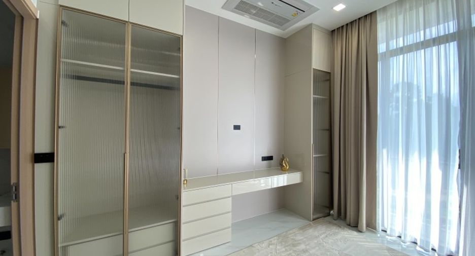For sale 4 bedrooms house in East Pattaya, Pattaya