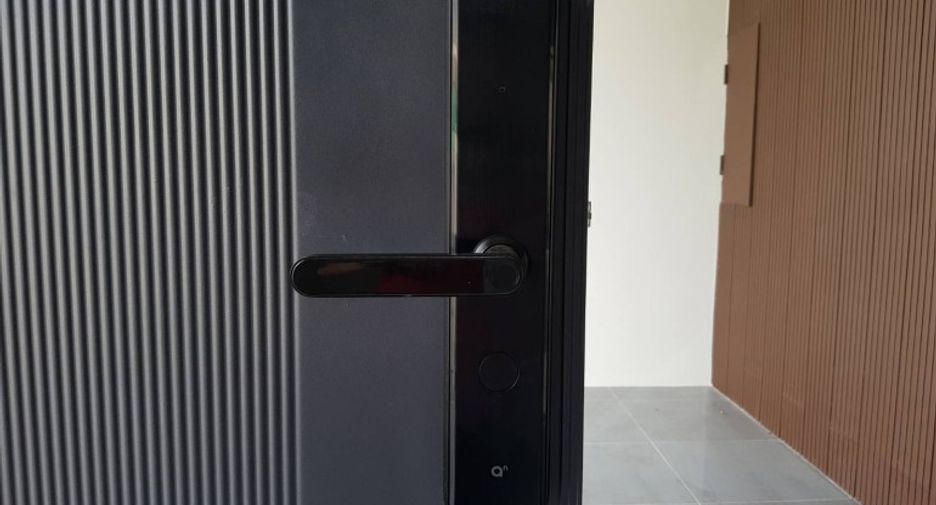 For sale 4 bedrooms house in East Pattaya, Pattaya