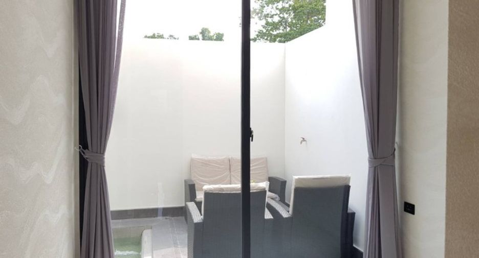 For sale 4 bedrooms house in East Pattaya, Pattaya