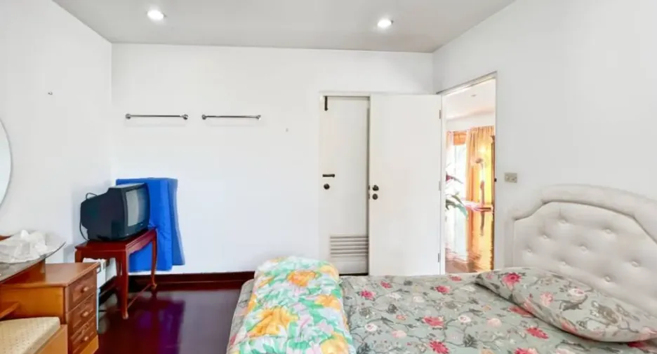 For sale 2 bedrooms condo in Cha Am, Phetchaburi