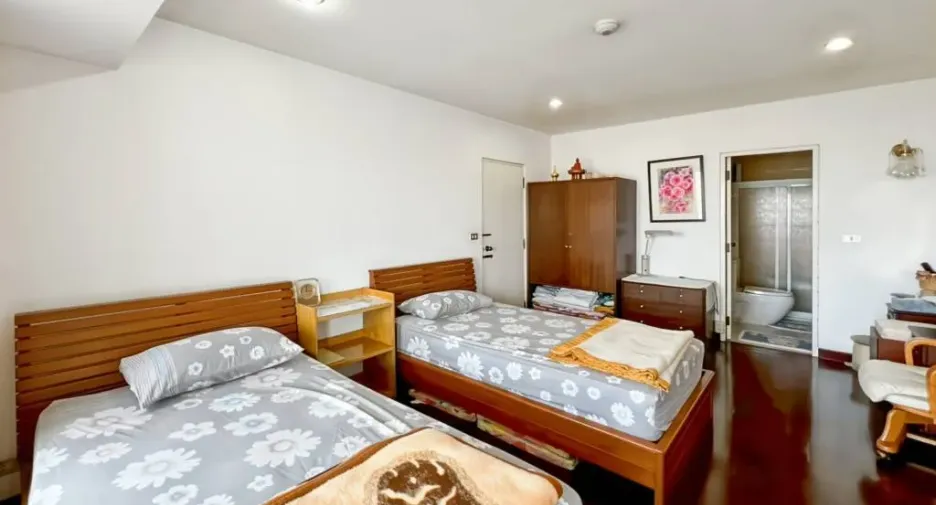 For sale 2 bedrooms condo in Cha Am, Phetchaburi