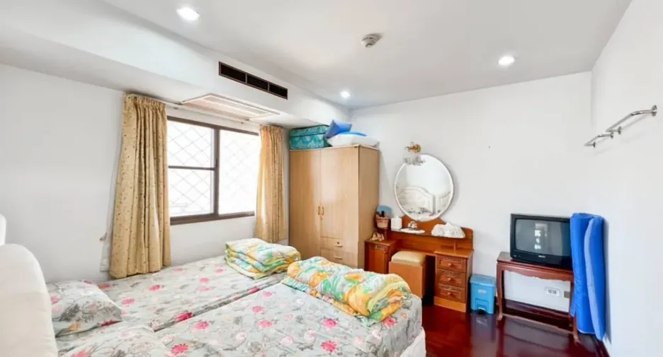 For sale 2 bedrooms condo in Cha Am, Phetchaburi