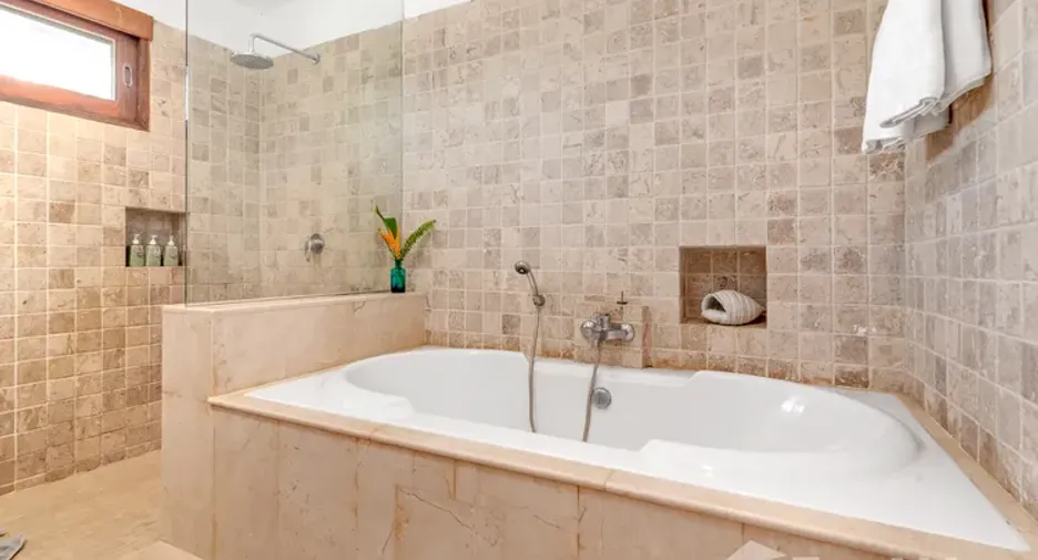 For sale 4 bedrooms villa in Ko Samui, Surat Thani