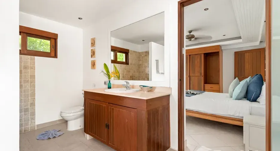 For sale 4 bedrooms villa in Ko Samui, Surat Thani