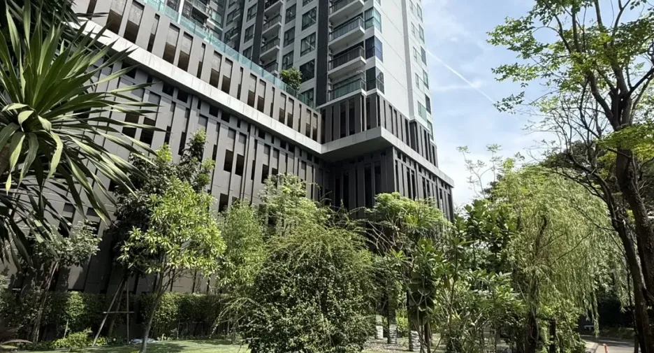 For rent 1 bed condo in Khlong Toei, Bangkok