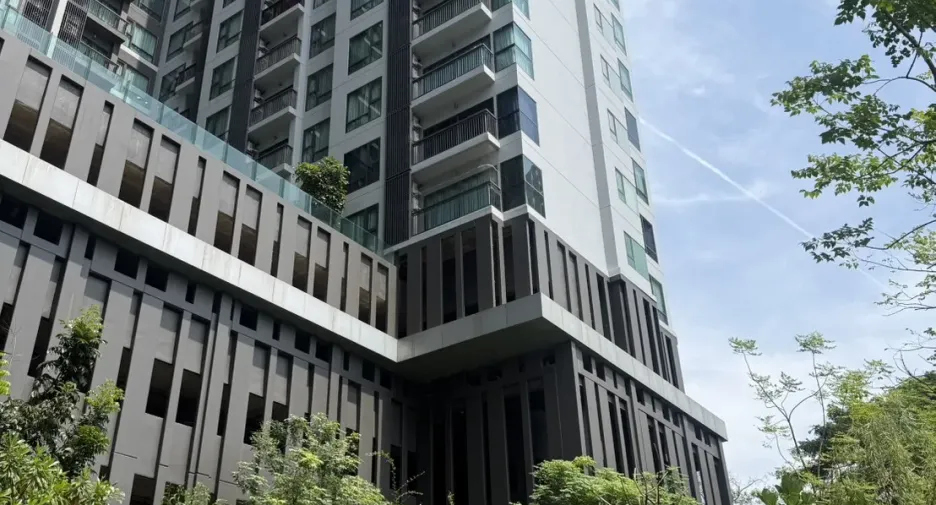 For rent 1 bed condo in Khlong Toei, Bangkok
