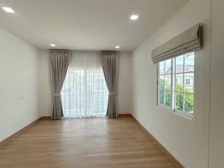 For rent 4 bedrooms house in Mueang Samut Prakan, Samut Prakan