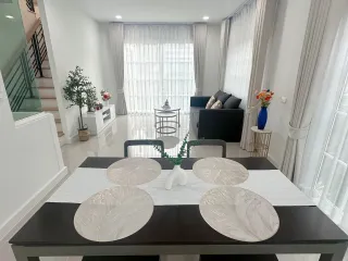 For rent 4 bedrooms house in Mueang Samut Prakan, Samut Prakan