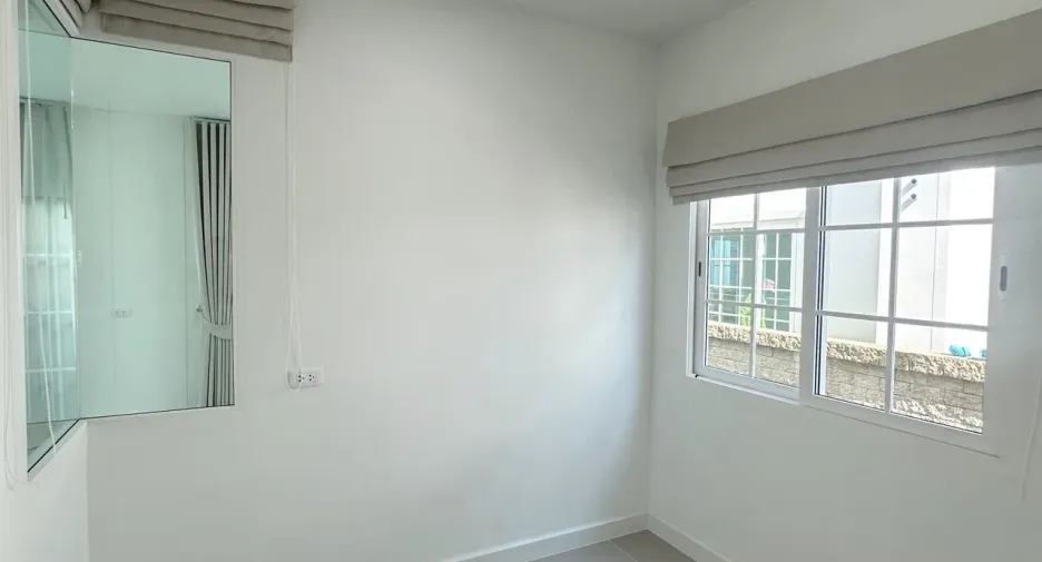 For rent 4 bedrooms house in Mueang Samut Prakan, Samut Prakan