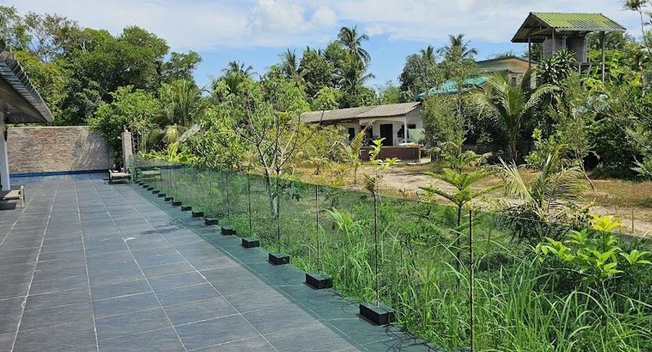 For sale 3 bedrooms villa in Takua Pa, Phang Nga