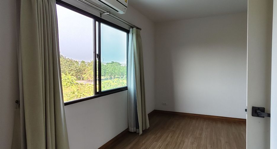 For sale 3 bedrooms townhouse in Prawet, Bangkok