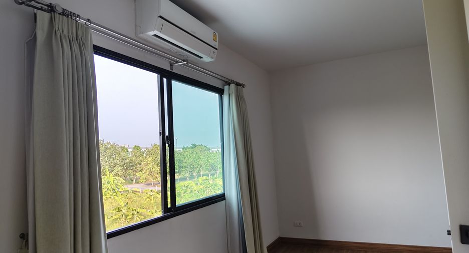 For sale 3 bedrooms townhouse in Prawet, Bangkok