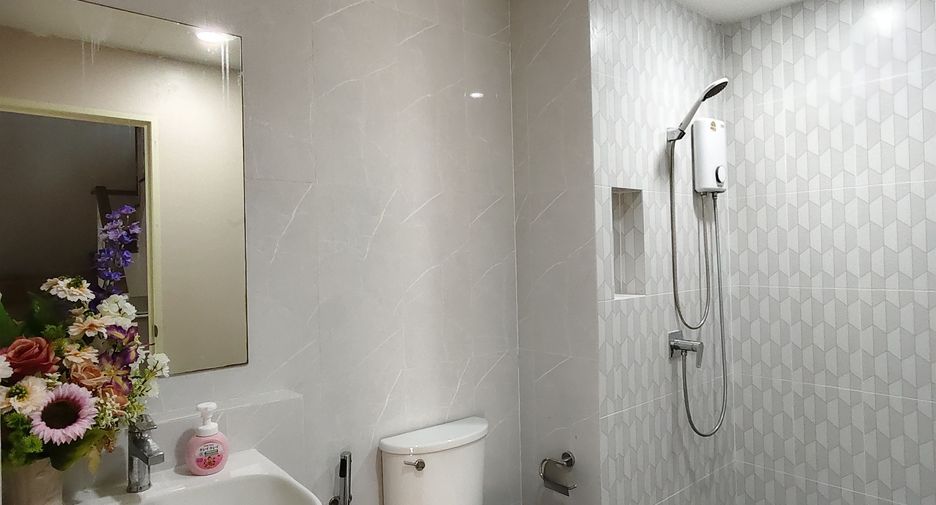 For sale 3 bedrooms townhouse in Prawet, Bangkok