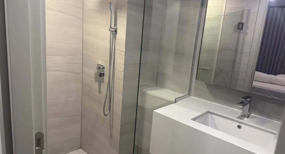 For rent 2 bedrooms condo in Bang Rak, Bangkok