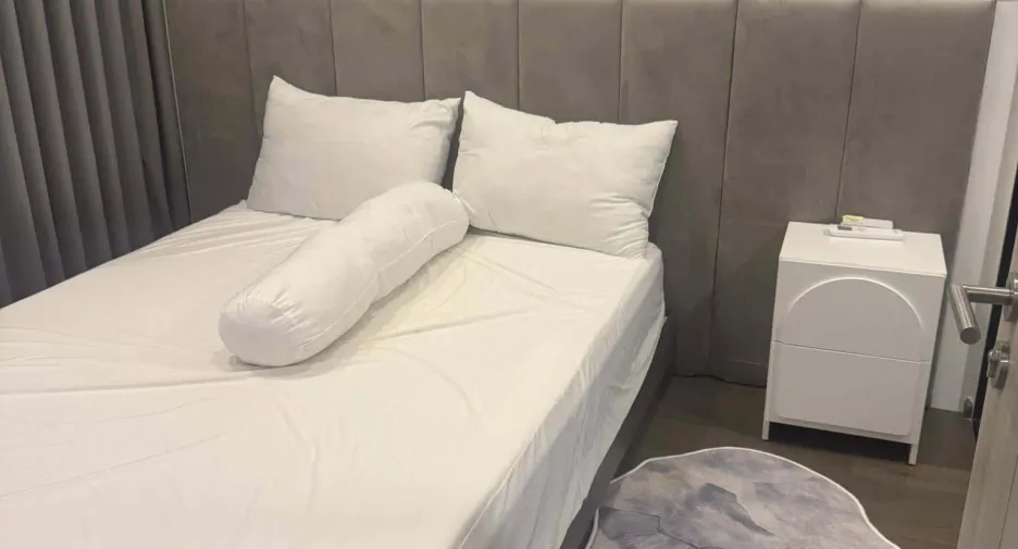 For rent 2 bedrooms condo in Bang Rak, Bangkok