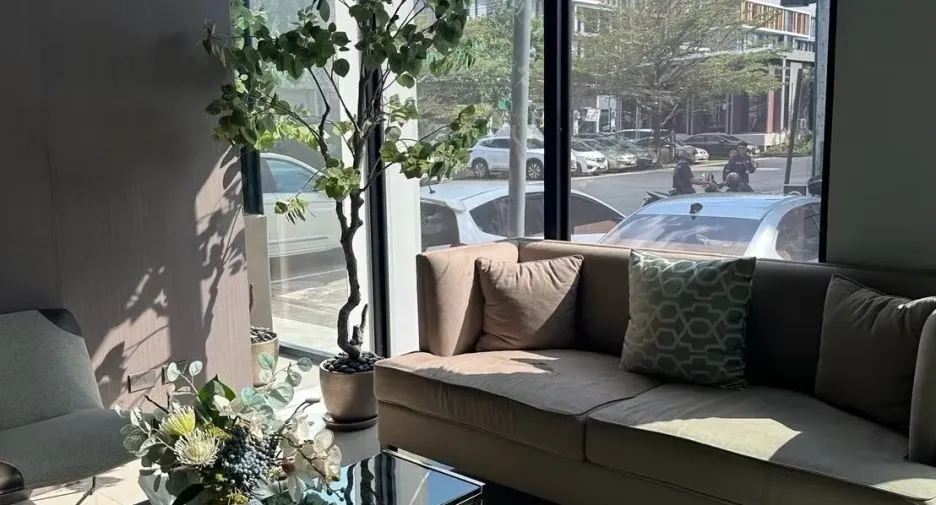 For rent 4 bedrooms retail Space in Bueng Kum, Bangkok
