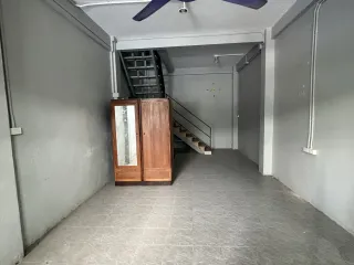出租 4 卧室 联排别墅 在 Bang Rak, 曼谷