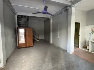 出租 4 卧室 联排别墅 在 Bang Rak, 曼谷