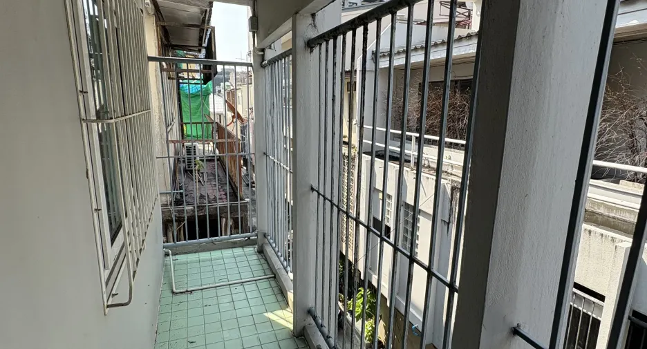 For rent 4 bedrooms townhouse in Bang Rak, Bangkok