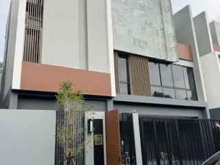 出租 3 卧室 独立屋 在 Bang Kapi, 曼谷