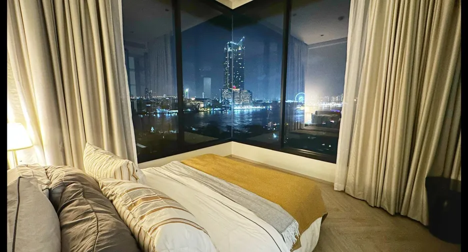 For rent 2 bedrooms condo in Khlong San, Bangkok