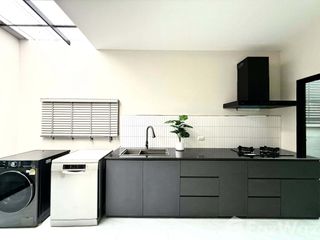 Casa en alquiler de 4 habitaciones en Bang Phli, Samut Prakan