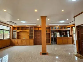 出租 7 卧室 独立屋 在 Wang Thong Lang, 曼谷