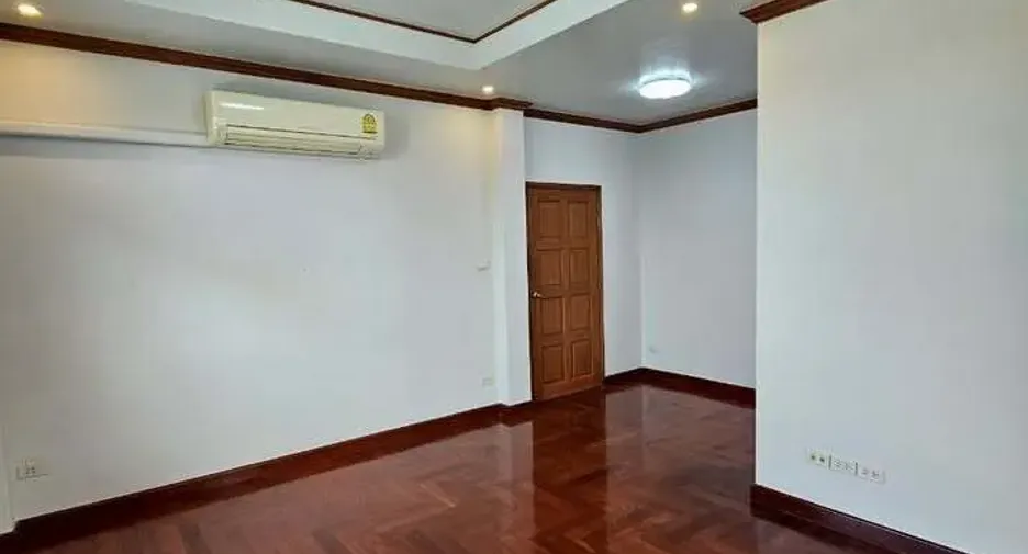 出租 7 卧室 独立屋 在 Wang Thong Lang, 曼谷