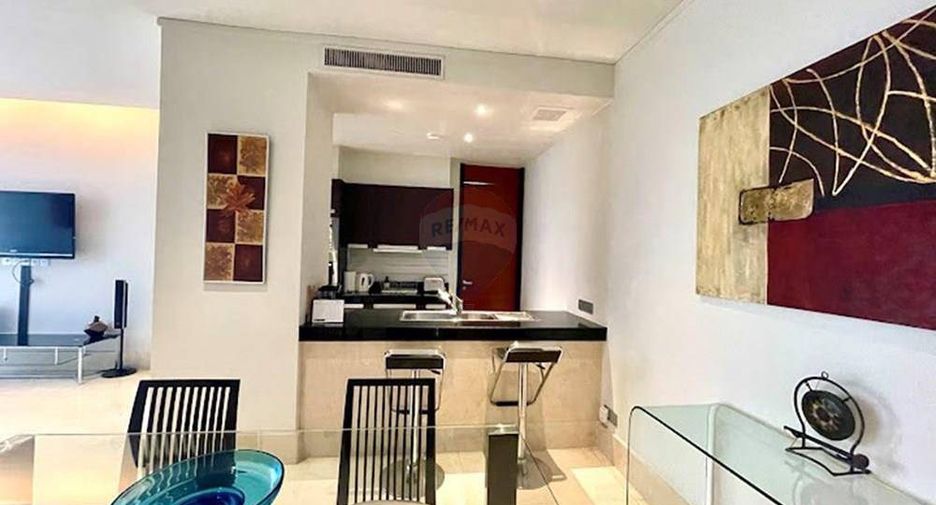 For rent 2 bedrooms condo in Sathon, Bangkok
