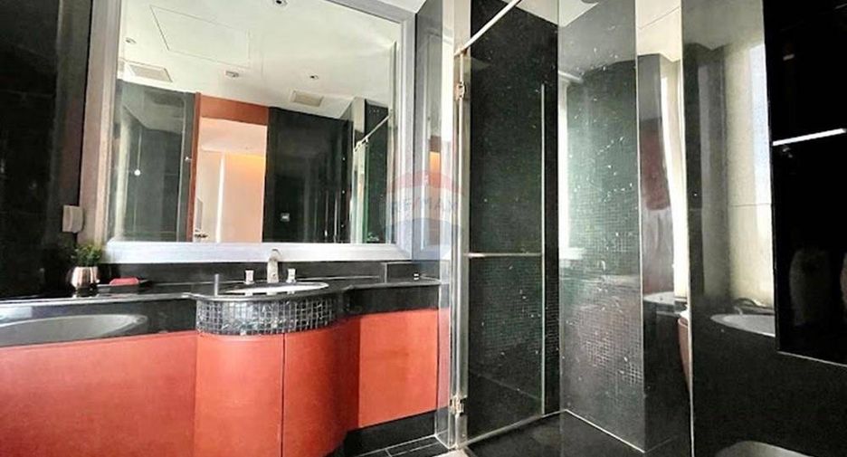 For rent 2 bedrooms condo in Sathon, Bangkok