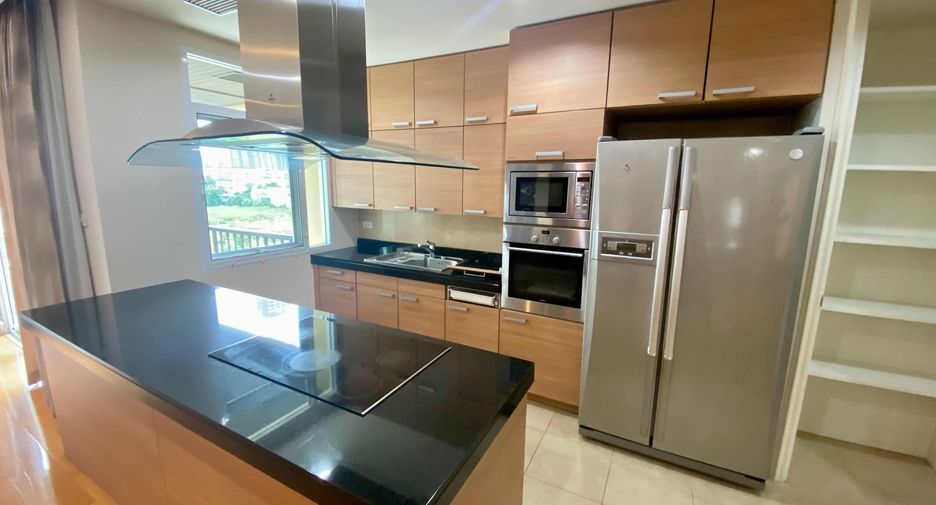 Wohnung zur Miete mit 3 Zimmer in Watthana, Bangkok