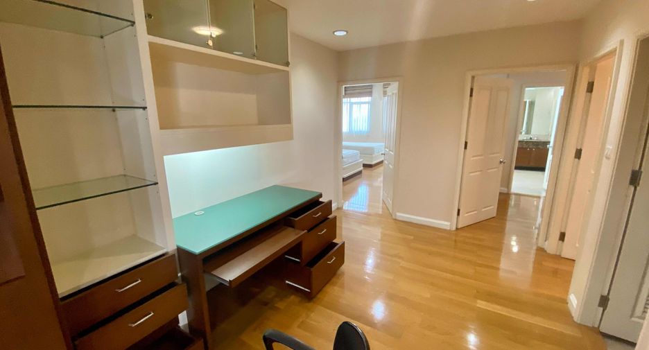 Wohnung zur Miete mit 3 Zimmer in Watthana, Bangkok