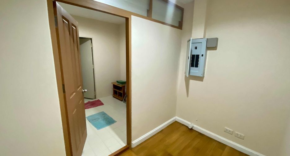 Wohnung zur Miete mit 3 Zimmer in Watthana, Bangkok