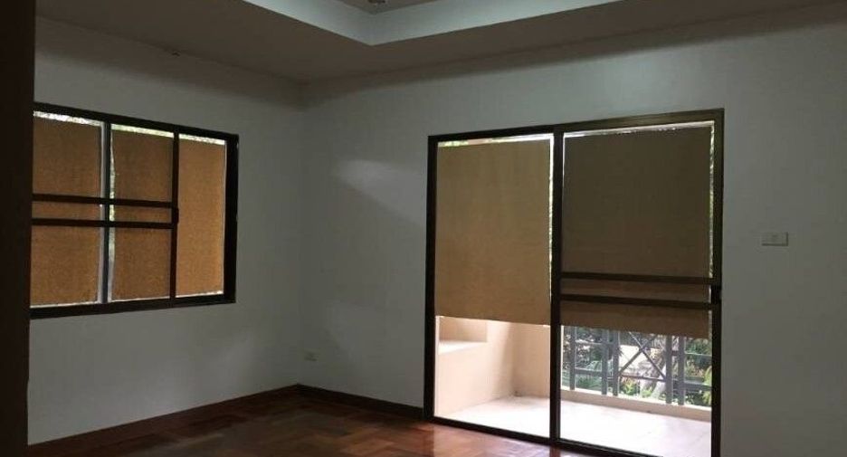 For sale 3 bedrooms house in Si Racha, Chonburi