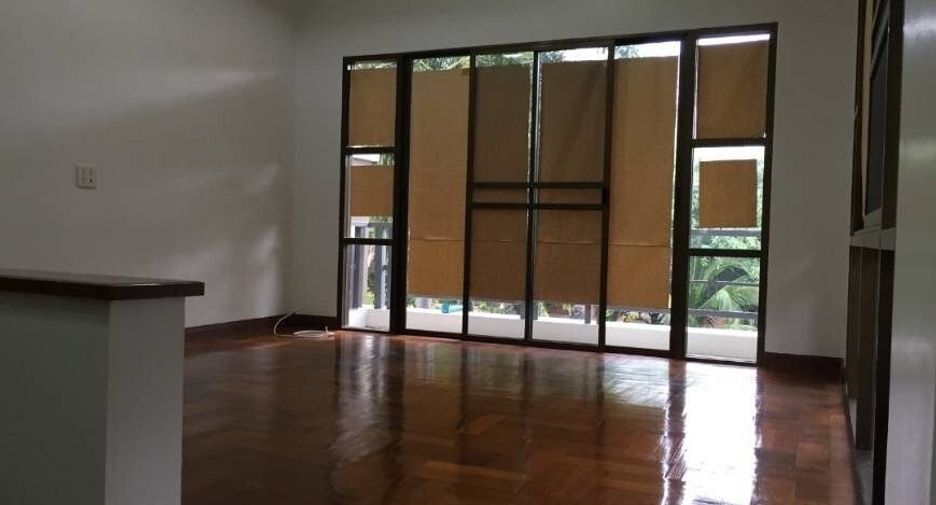 For sale 3 bedrooms house in Si Racha, Chonburi