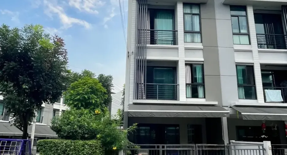出售 3 卧室 联排别墅 在 Lak Si, 曼谷