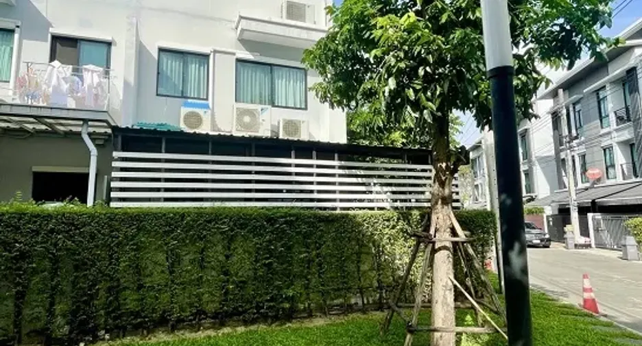 出售 3 卧室 联排别墅 在 Lak Si, 曼谷