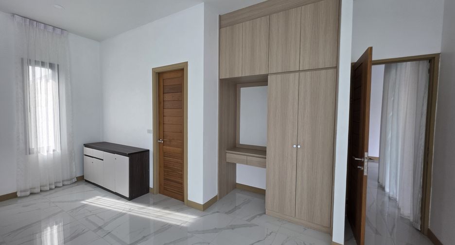 For sale 3 bedrooms house in Cha Am, Phetchaburi