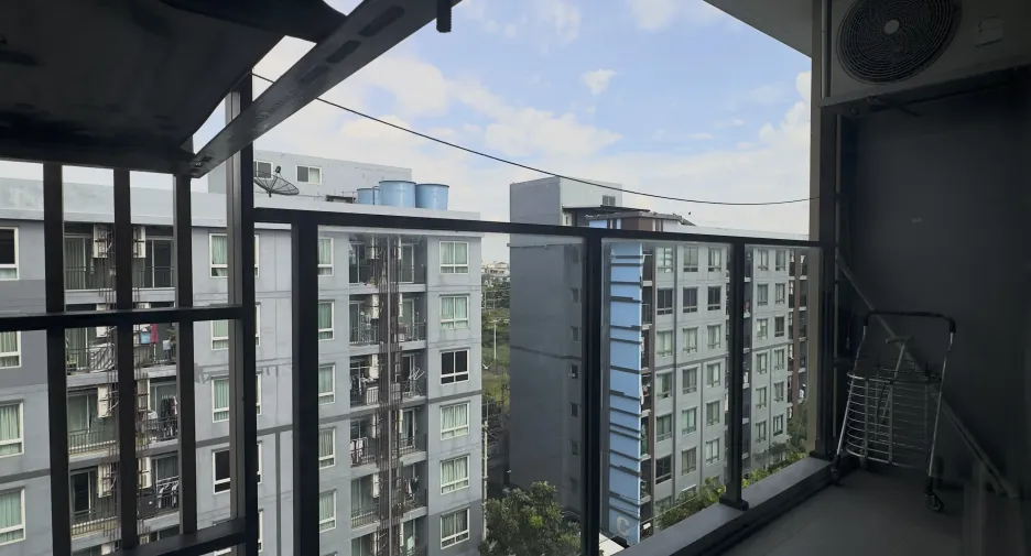 For sale and for rent 2 bedrooms condo in Mueang Pathum Thani, Pathum Thani