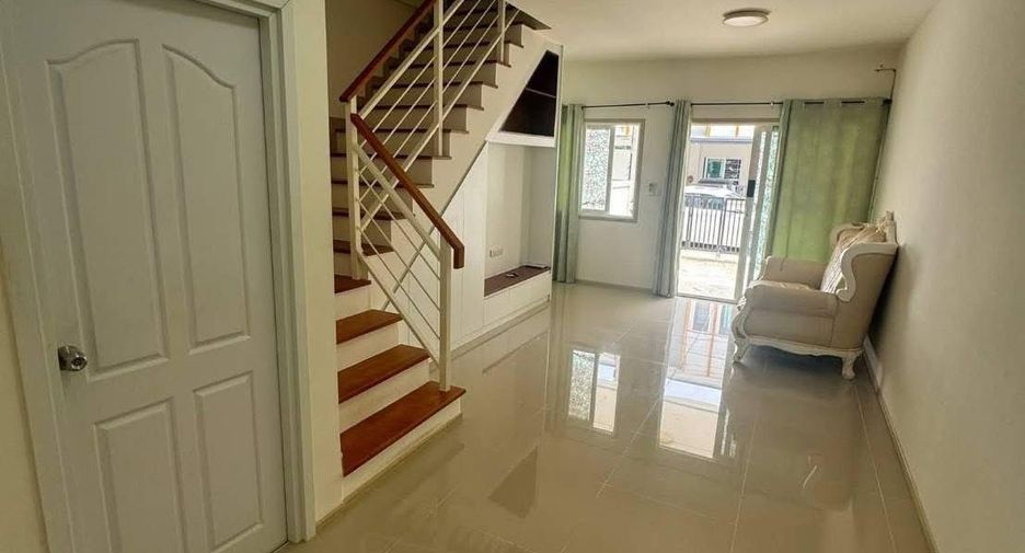 For sale 2 ベッドルーム townhouse in Sam Phran, Nakhon Pathom