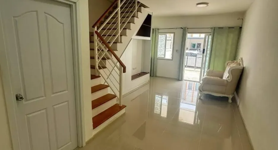 For sale 2 ベッドルーム townhouse in Sam Phran, Nakhon Pathom