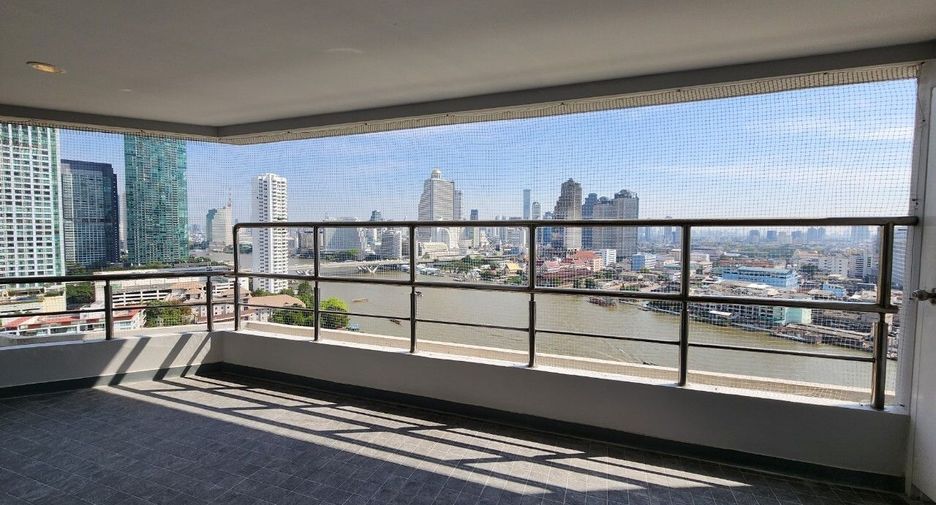 For rent 4 bedrooms condo in Sathon, Bangkok