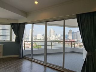 For rent 4 bedrooms condo in Sathon, Bangkok