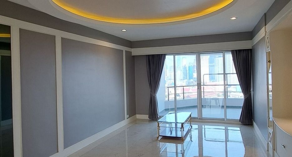For rent 4 bedrooms condo in Sathon, Bangkok
